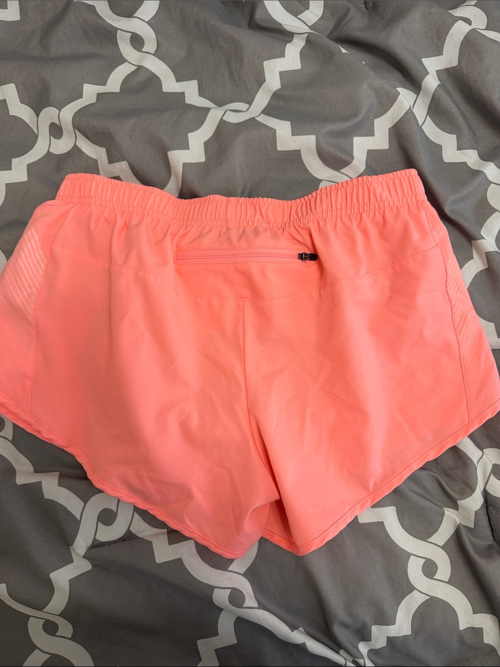 Women’s Oiselle Coral Pink Lightweight Running Athletic Shorts Size 6 - Picture 2 of 2
